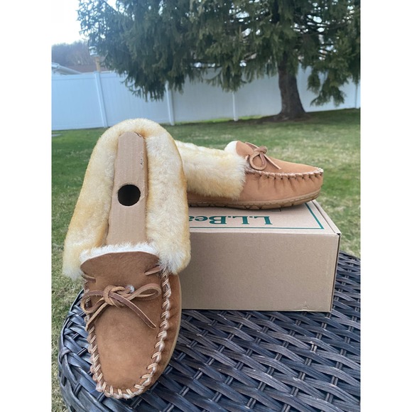 NWT NIB L.L. Bean Women Wicked Good Genuine Shearling Moccasin Slipper (7) - Picture 3 of 9